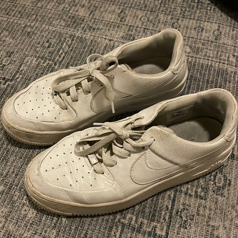 NIKE AIRFORCE 1